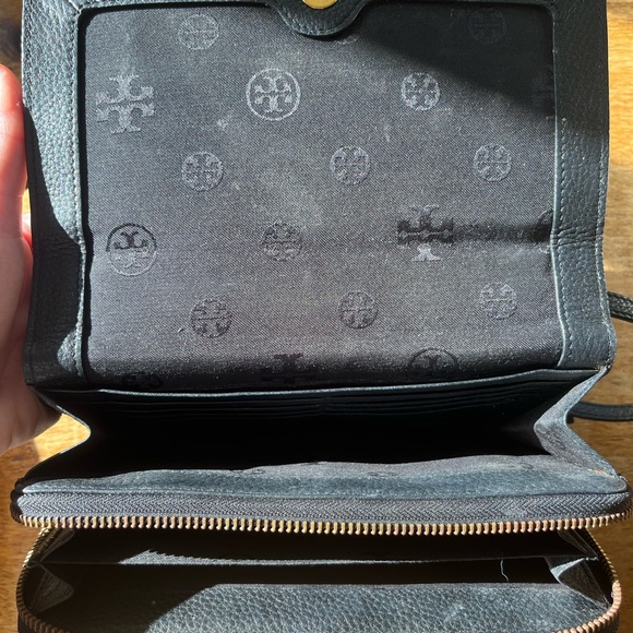 RARE Tory Burch black leather clutch/shoulder bag with gold tone logos and studs - Picture 10 of 11